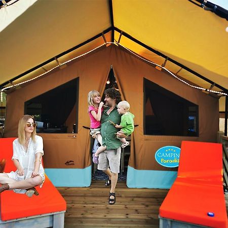 Oh! Campings - Camping Paradis A L'Ombre Des Tilleuls Peyrouse ภายนอก รูปภาพ