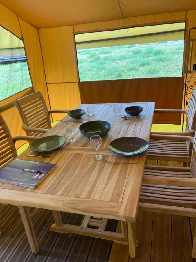 Oh! Campings - Camping Paradis A L'Ombre Des Tilleuls Peyrouse ภายนอก รูปภาพ